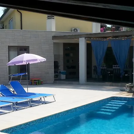 Casa vacanze House With A Swimming Pool Premantura, Medulin - 25859 *